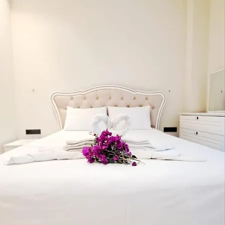 Stone With Private Pool Vila *