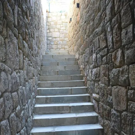 فيلة Stone With Private Pool *