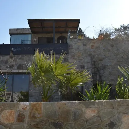 Stone With Private Pool * بودروم